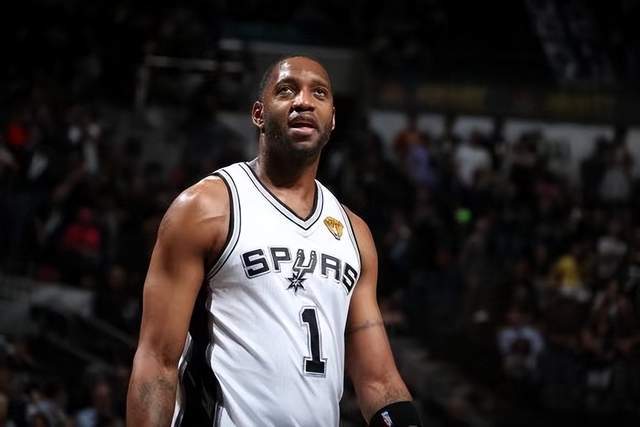 卡特球衣退役猛龙险胜国王止4连败 灰熊胜76人