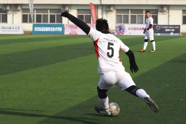 吉伦沃特完成注册 新赛季继续代表山东队出战